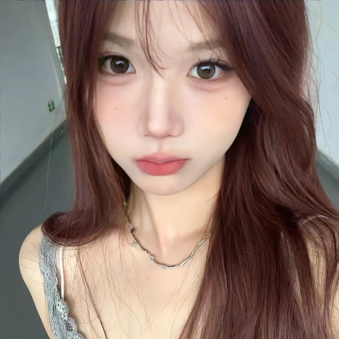 蒙娜丽莎与血月亮